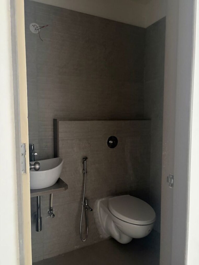 Bathroom, bhoomi-9-business-bay Commercial Office Space 1179 Sq.Ft. In Malad West Mumbai 10428678