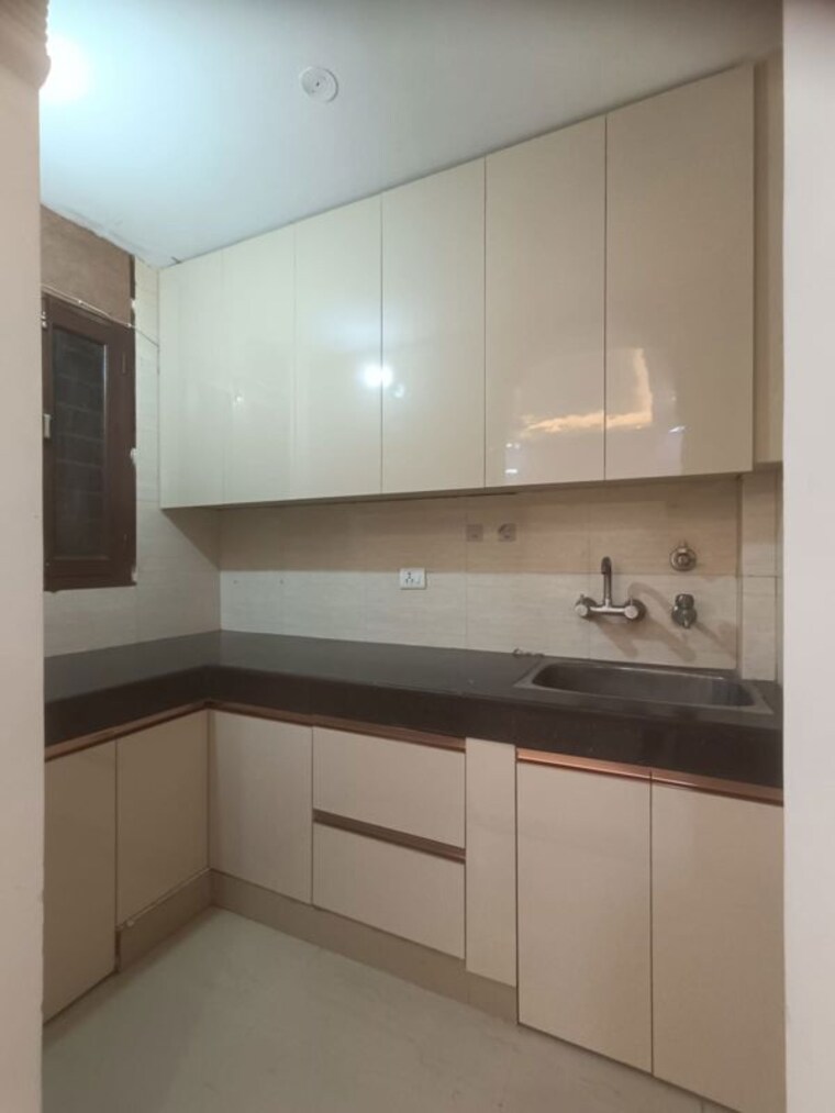 Kitchen, dayanand colony 3 Bedroom 1150 Sq.Ft. Builder Floor In Dayanand Colony Delhi 10428671