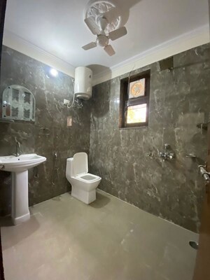 Team Area in 4 BHK Villa at Sector 23 – for Rent