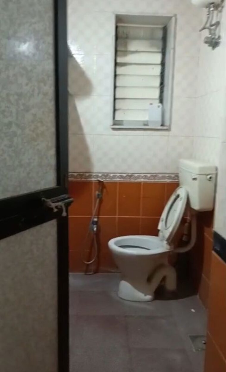 Bathroom, cosmos-hills 2 Bedroom 1050 Sq.Ft. Apartment In Pokhran Road No One Thane 10428684