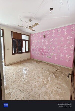 Room in 2 BHK Builder Floor at Govindpuri – for Rent