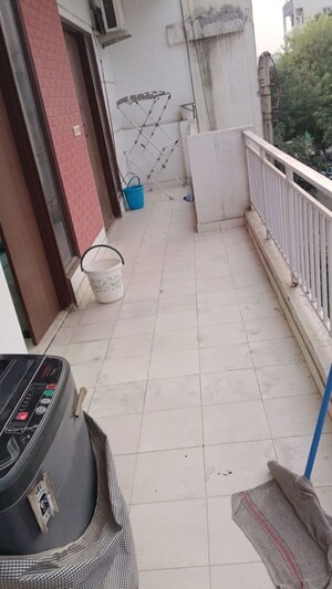 Balcony in 3 BHK Builder Floor at Vipul World Plots, Sector 48 – for Rent
