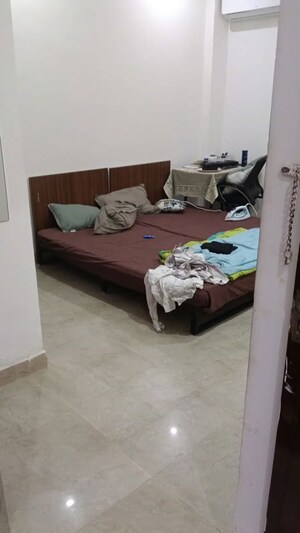Bedroom in 3 BHK Builder Floor at Vipul World Plots, Sector 48 – for Rent