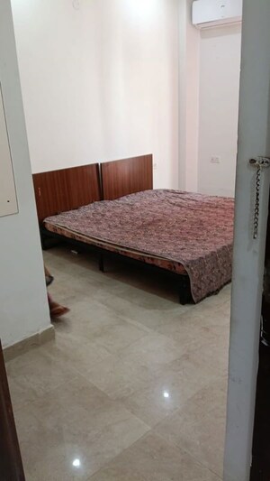 Bedroom in 3 BHK Builder Floor at Vipul World Plots, Sector 48 – for Rent