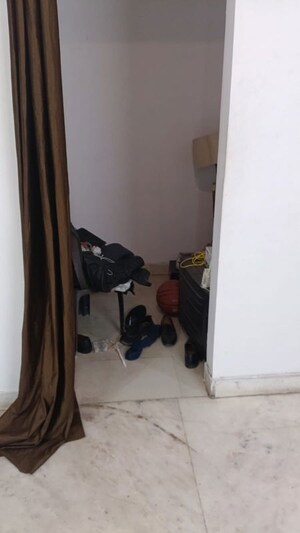 Staircase in 3 BHK Builder Floor at Vipul World Plots, Sector 48 – for Rent