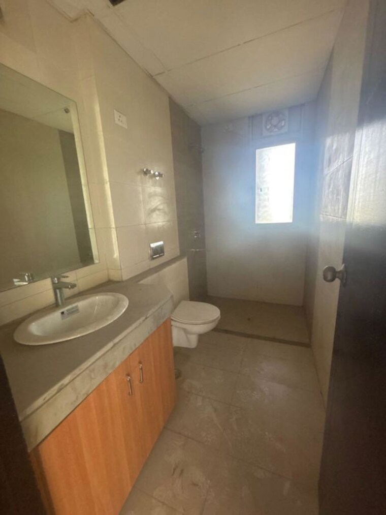 Bathroom, jaypee-greens-kalypso-court 4 Bedroom 3600 Sq.Ft. Apartment In Sector 128 Noida 10428727