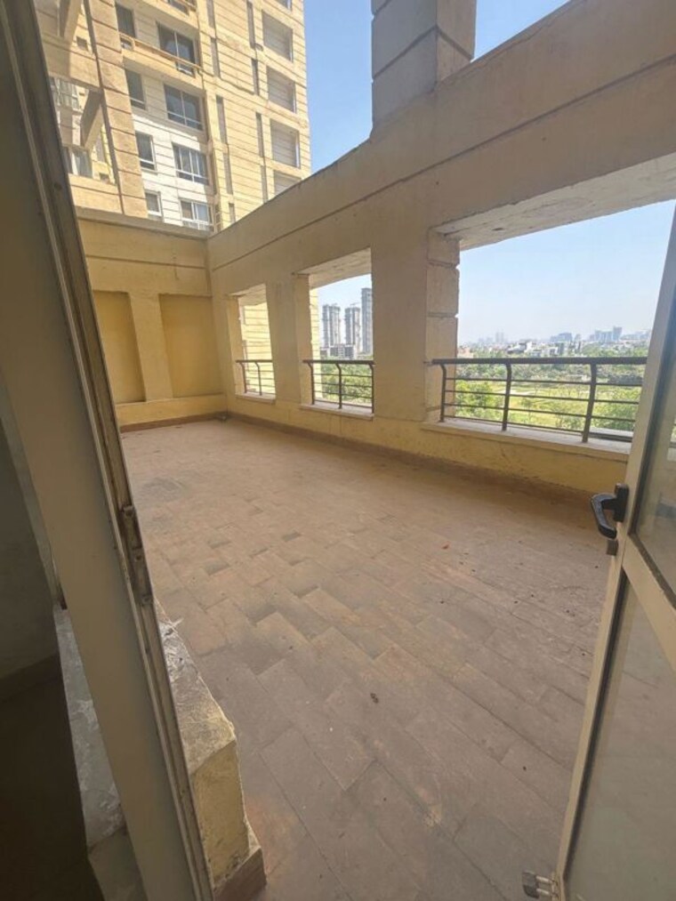  Parking, jaypee-greens-kalypso-court 4 Bedroom 3600 Sq.Ft. Apartment In Sector 128 Noida 10428727
