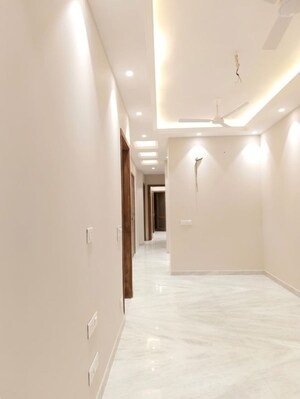Room in 3 BHK Builder Floor at Amritpuri – for Rent