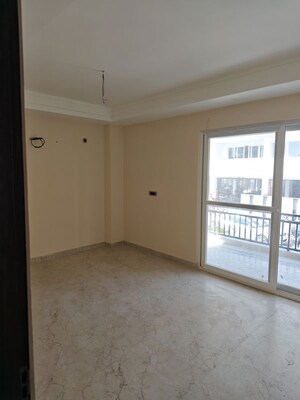 Room in 3 BHK Apartment at Jakhan – for Sale