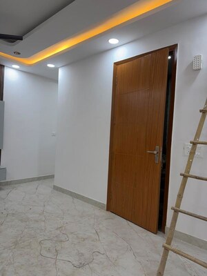 Room in 3 BHK Builder Floor at Govindpuri – for Sale