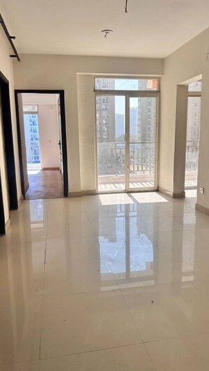 Room in 2 BHK Apartment at Stellar One, Sector 1 Greater Noida – for Rent