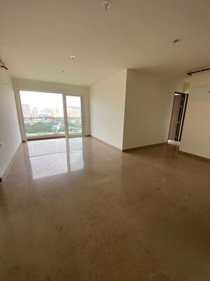 Room in 3 BHK Apartment at Indiabulls One Indiabulls, Pokhran Road No Two – for Rent