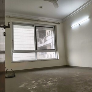 Room in 3.5 BHK Apartment at Jaypee Imperial Court, Sector 128 – for Sale