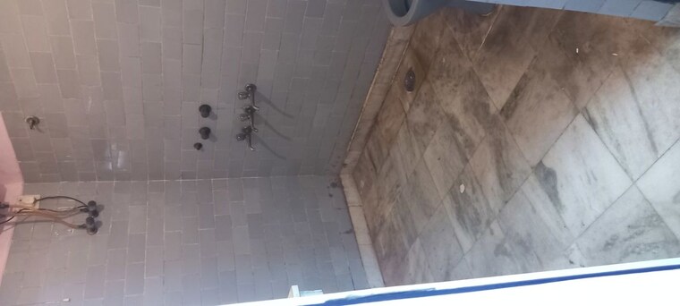 Attached Bathroom, ip extension 1 Bedroom 800 Sq.Ft. Apartment In Ip Extension Delhi 10428896