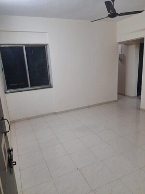 Room in 1 BHK Apartment at Kamgar Putala Vasahat – for Rent