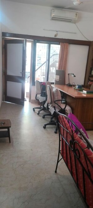 Gym in 3 BHK Builder Floor at Chittaranjan Park – for Sale