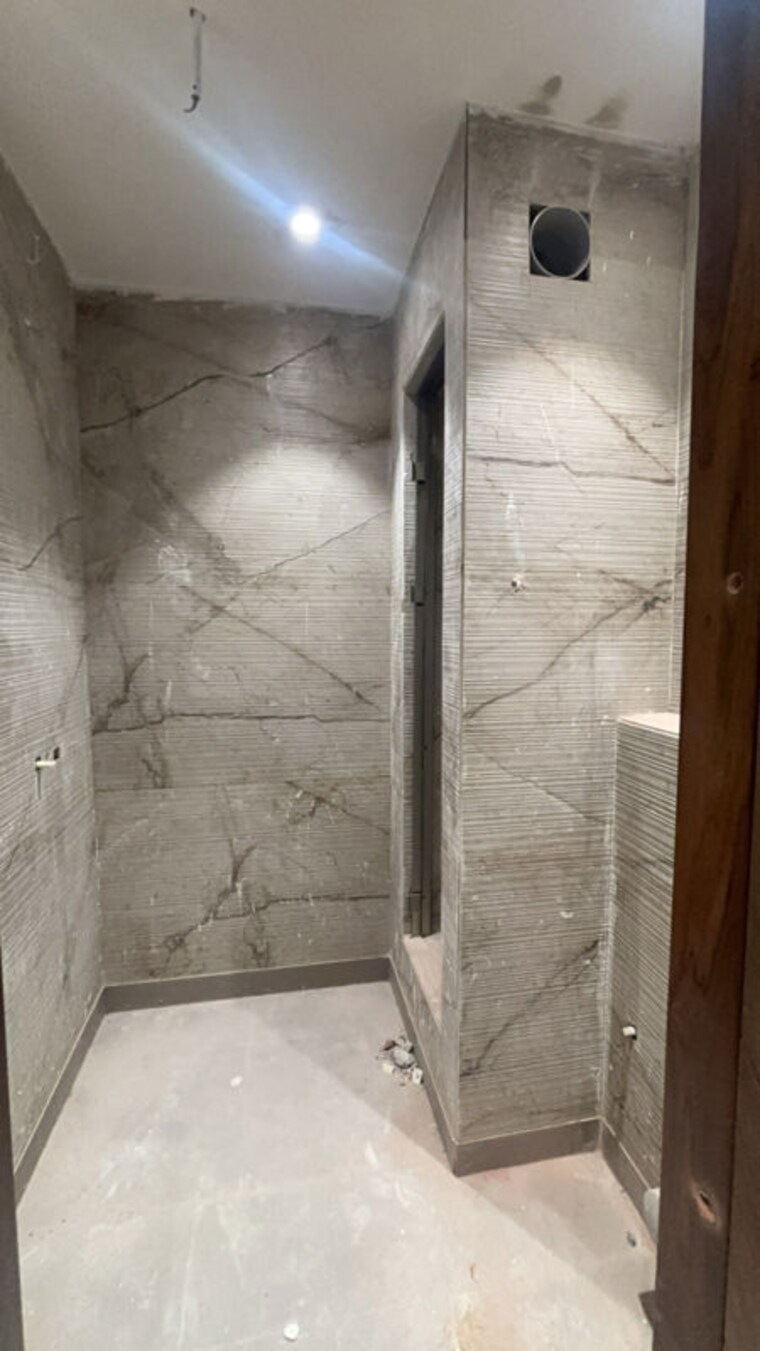 Bathroom, naraina 3 Bedroom 1800 Sq.Ft. Builder Floor In Naraina Delhi 10428957