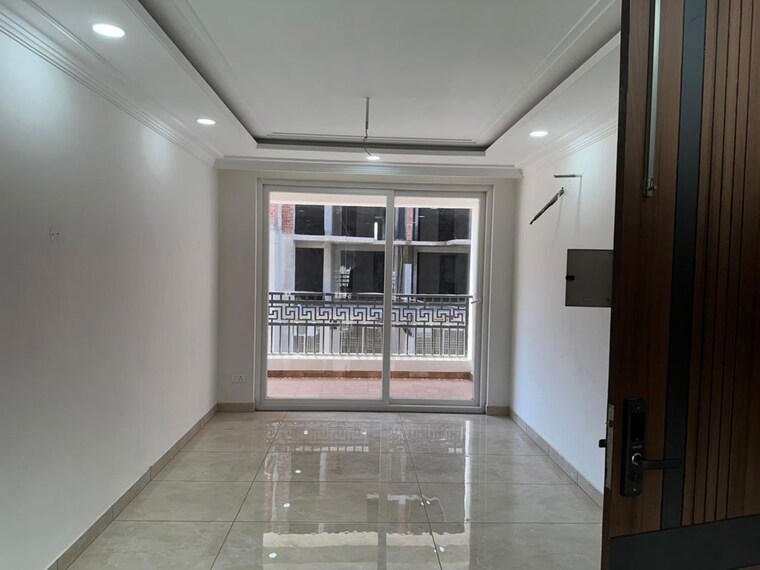 Room, nagla road 3 Bedroom 2025 Sq.Ft. Apartment In Nagla Road Zirakpur 10429010