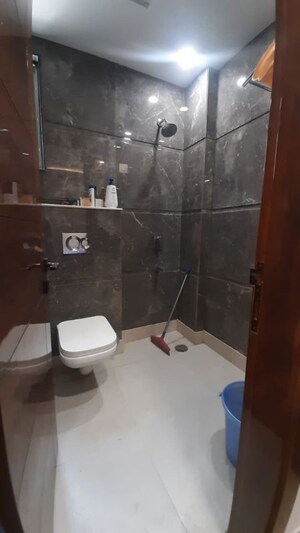 Team Area in 1 RK Builder Floor at Rajouri Garden – for Rent