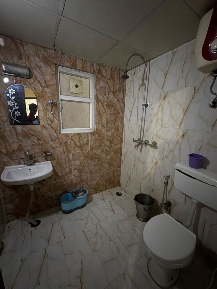 Bathroom, aps-apartment 2 Bedroom 1175 Sq.Ft. Apartment In Indrapuram Ghaziabad 10429017