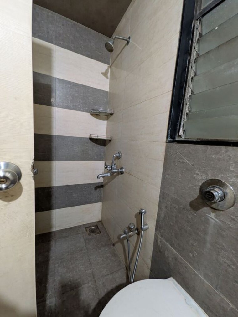 Bathroom, nisarg-hyde-park 2 Bedroom 1056 Sq.Ft. Apartment In Kharghar Navi Mumbai 10429025