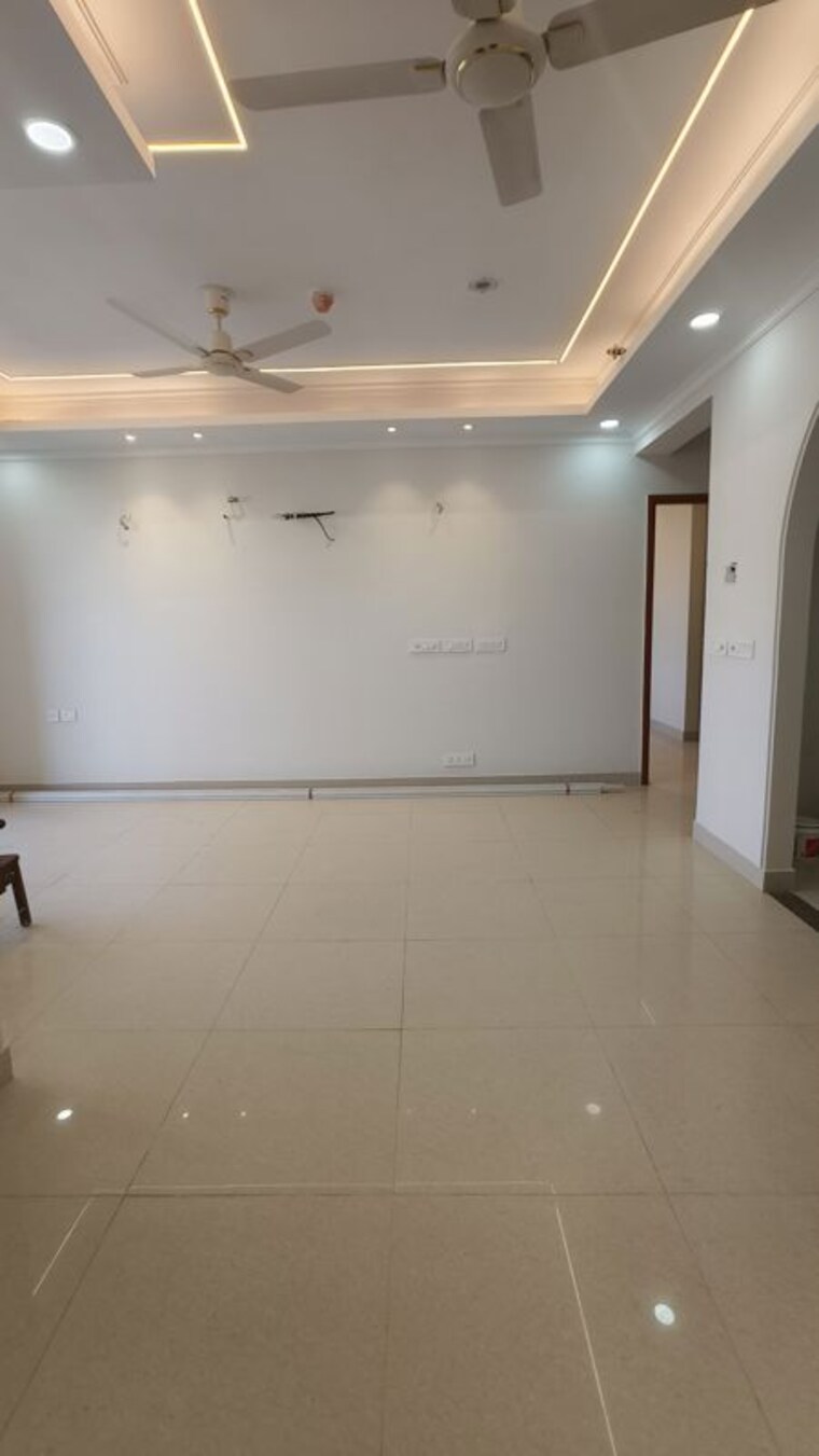 Room, embassy-oxygen 6 Bedroom 350 Sq.Mt. Independent House In Sector 144 Noida 10429051