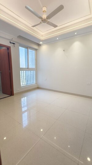 6 BHK Independent House For Rent in Embassy Oxygen, Sector 144