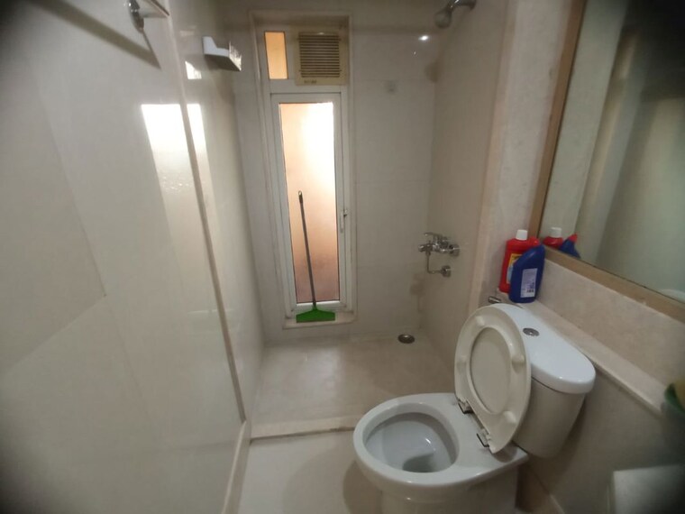 Bathroom, hiranandani-maitri-park 2 Bedroom 750 Sq.Ft. Apartment In Chembur Mumbai 10429093