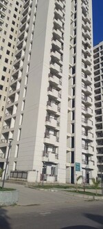 3.5 BHK + Servant Room 1640 Sq.Ft. Apartment in Jaypee Kensington Park Apartments