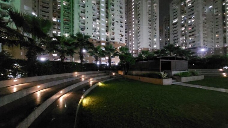 Swimming Pool, amrapali-silicon-city 3 Bedroom 1420 Sq.Ft. Apartment In Sector 76 Noida 10429176