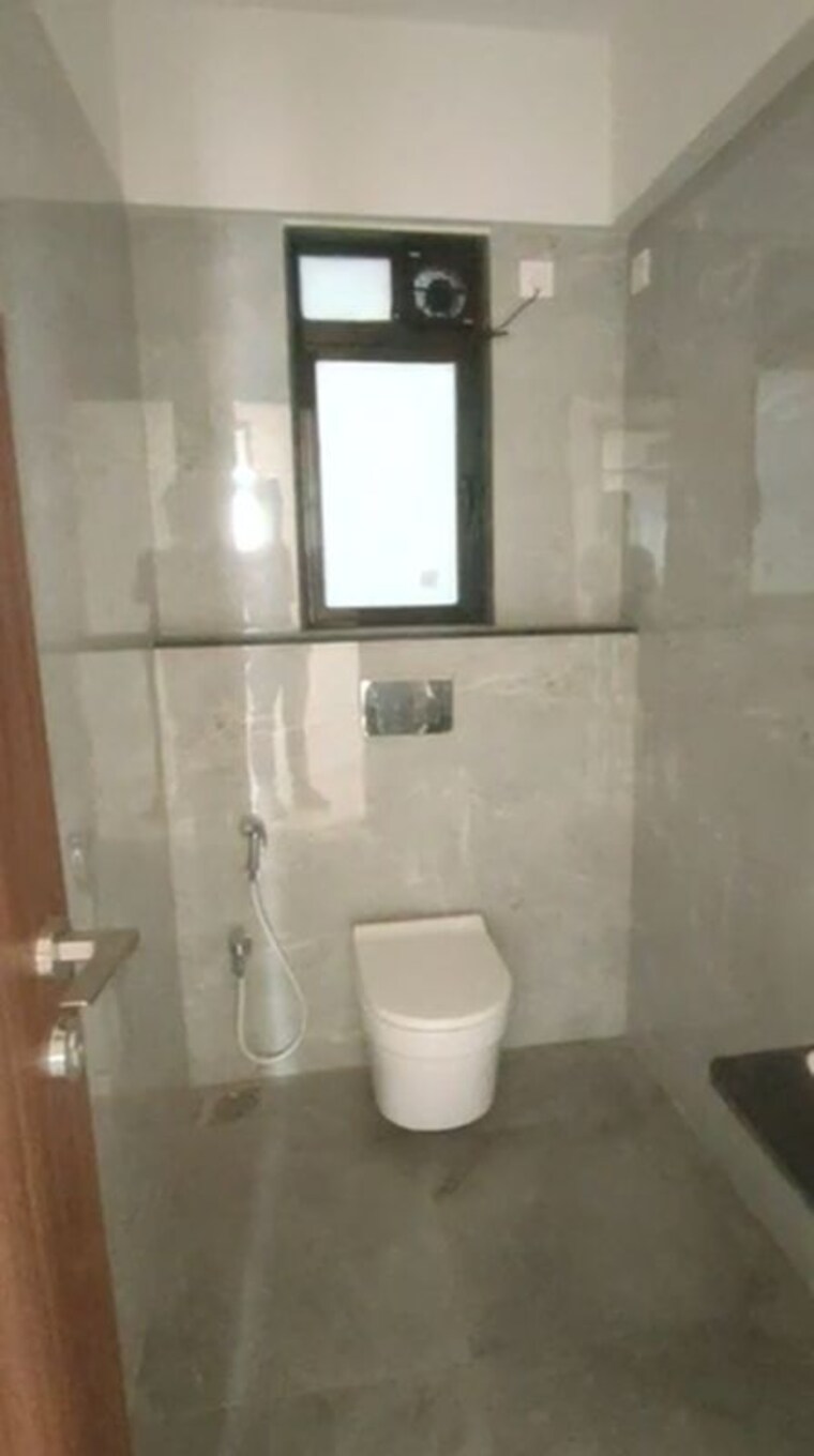Bathroom, gurukripa-building 2.5 Bedroom 890 Sq.Ft. Apartment In Chembur Mumbai 10429135