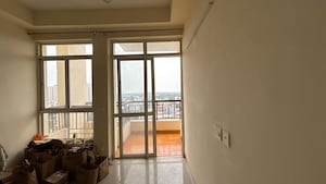 Room in 2 BHK Apartment at Jaypee Kensington Boulevard, Sector 131 – for Rent