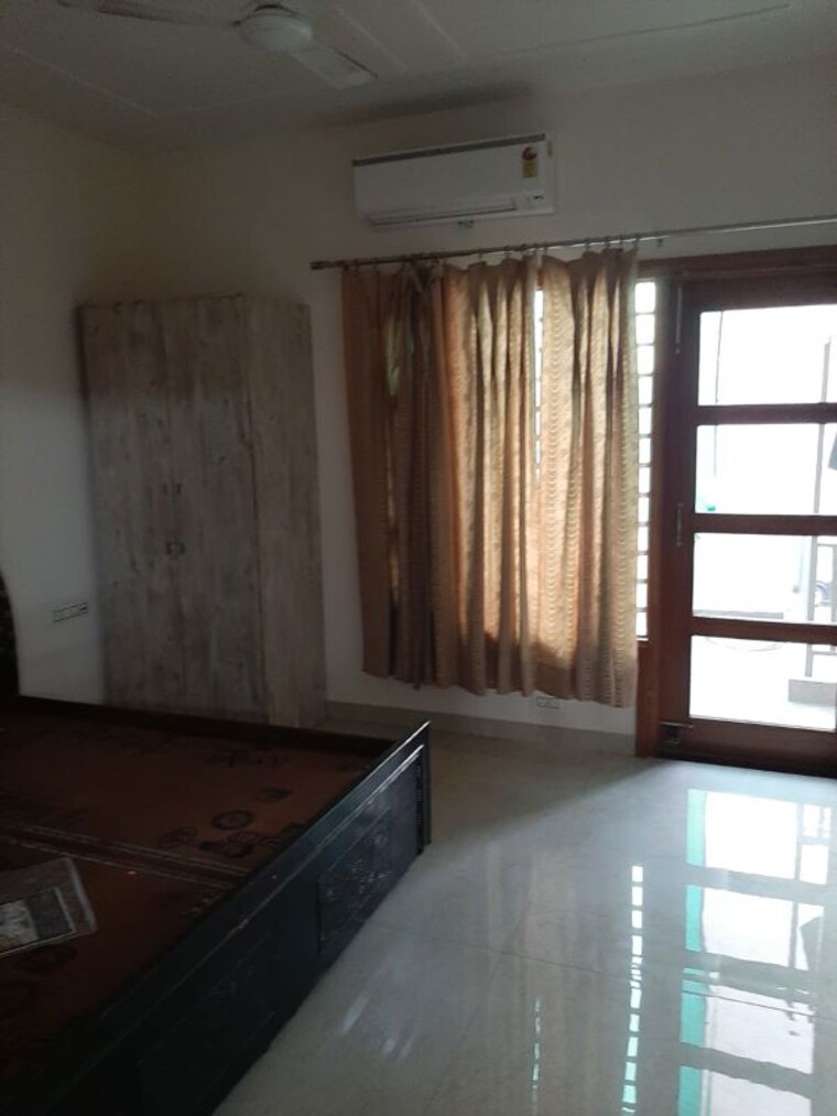 Room, aerocity 2 Bedroom 250 Sq.Ft. Builder Floor In Aerocity Mohali 10429255