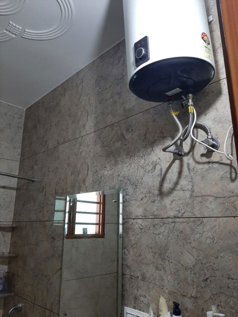Bathroom, aerocity 2 Bedroom 250 Sq.Ft. Builder Floor In Aerocity Mohali 10429255