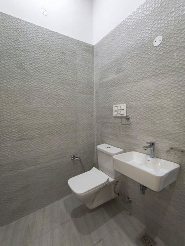 Bathroom, sector 10 2 Bedroom 1850 Sq.Ft. Independent House In Sector 10 Panchkula 10429260