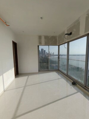 Room in 3 BHK Apartment at Joshi Vadi – for Rent