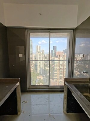 Room in 3 BHK Apartment at Joshi Vadi – for Rent