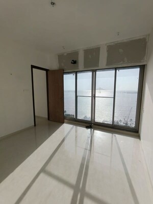 Room in 3 BHK Apartment at Joshi Vadi – for Rent