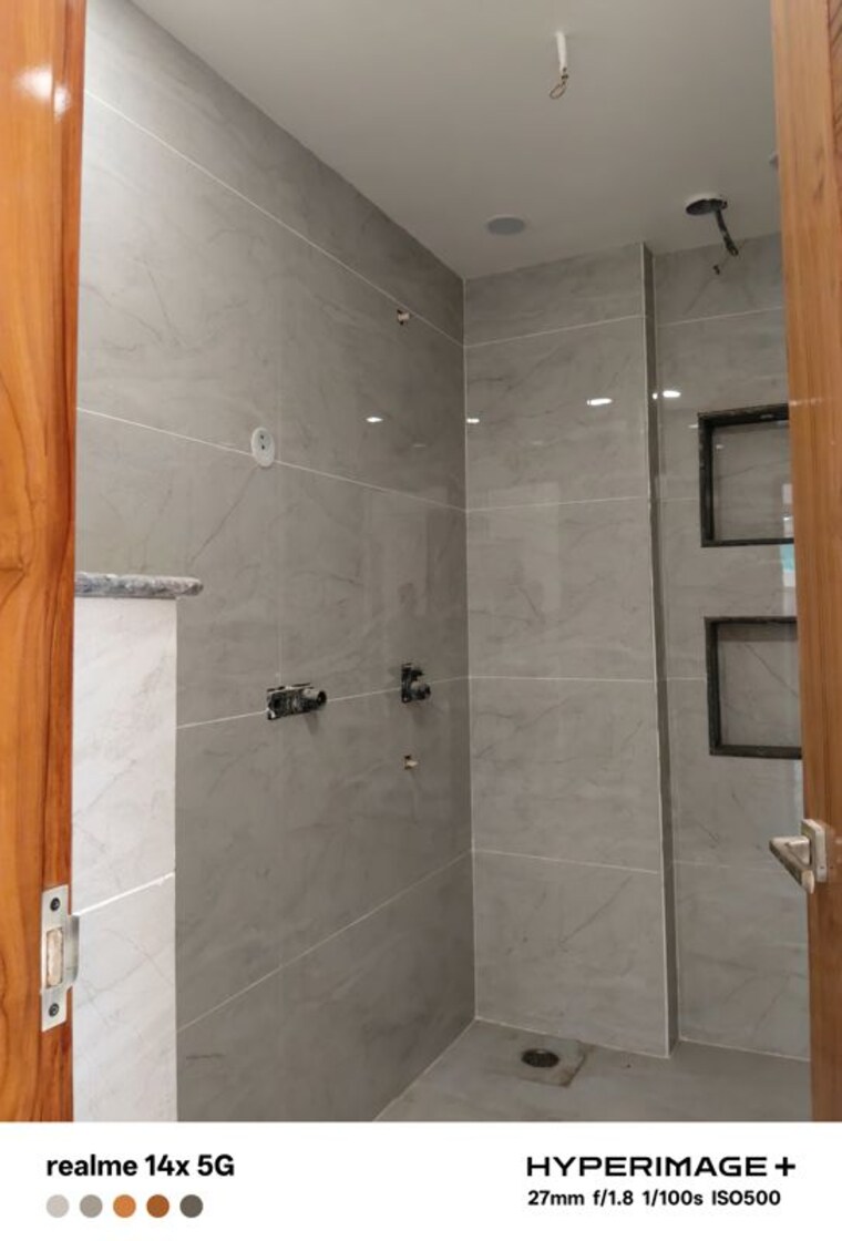 Bathroom, sector 85 4 Bedroom 290 Sq.Yd. Builder Floor In Sector 85 Faridabad 10429234