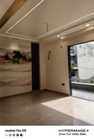 Room in 4 BHK Builder Floor at Sector 85 – for Sale