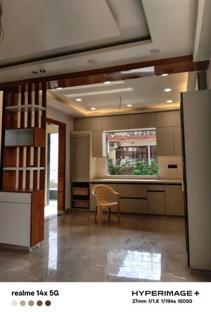 Room in 4 BHK Builder Floor at Sector 85 – for Sale