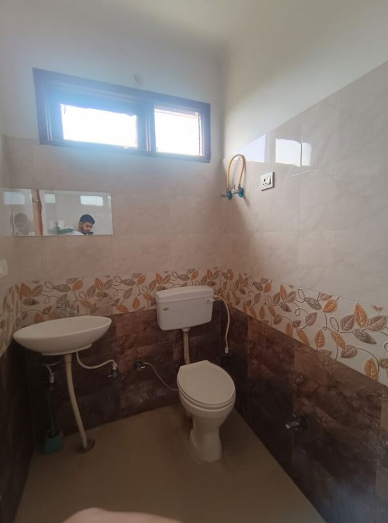 Bathroom, upsidc site b 2 Bedroom 120 Sq.Mt. Villa In Upsidc Site B Greater Noida 10429262