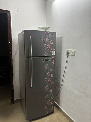Furnished Amenities in 3 BHK Apartment at Gomti Nagar – for Rent