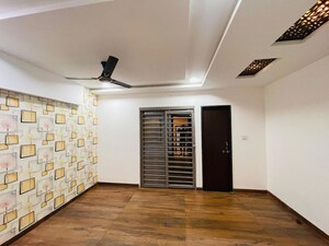Room in 3 BHK Independent House at Vistara Township, Nipania – for Rent