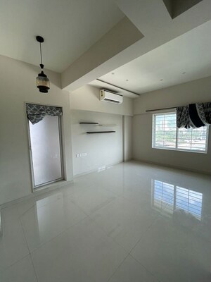 Room in 2 BHK Apartment at Tridhaatu Aum, Chembur – for Rent