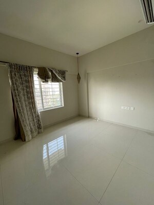 Room in 2 BHK Apartment at Tridhaatu Aum, Chembur – for Rent