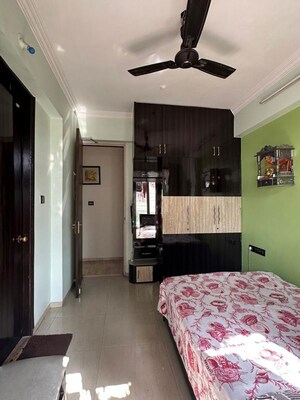 Bedroom in 3 BHK Apartment at Kukreja Hari Kunj II, Chembur – for Rent