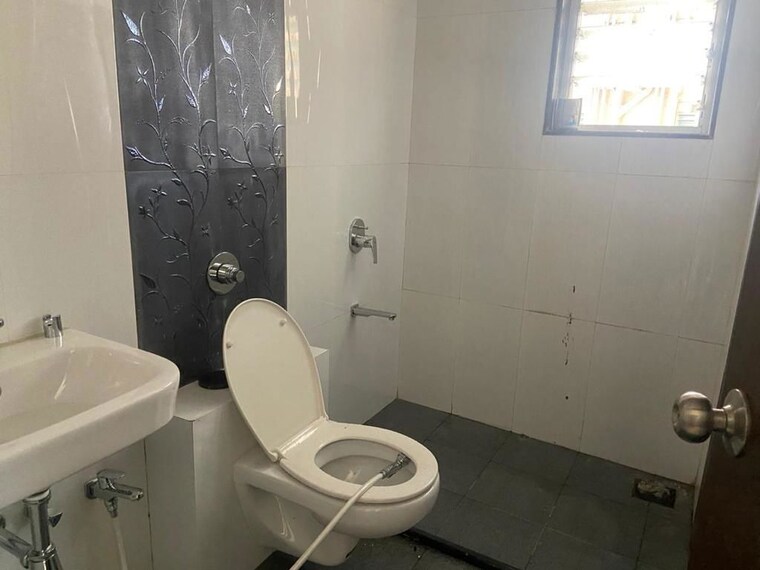 Bathroom, sanjona-abhilash 3 Bedroom 1100 Sq.Ft. Apartment In Chembur Mumbai 10429381