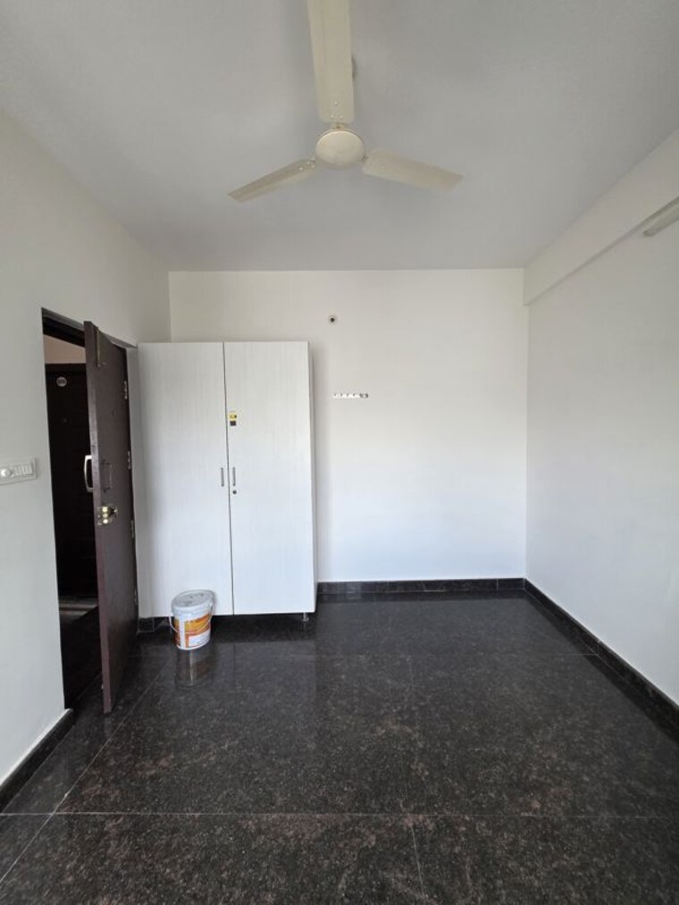 Room, hsr layout sector 2 1 RK 300 Sq.Ft. Builder Floor In Hsr Layout Sector 2 Bangalore 10429414