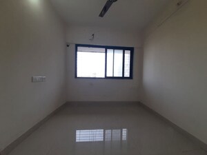 Room in 1 BHK Apartment at Siddharth Nagar CHS Goregaon, Goregaon West – for Rent